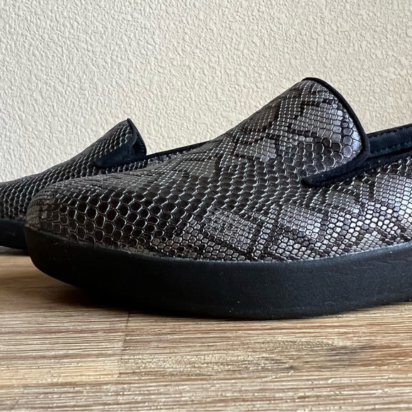 FitFlop Women's Audrey Python Print Smoking Slippers Loafer Flat Size 8 - Picture 7 of 16